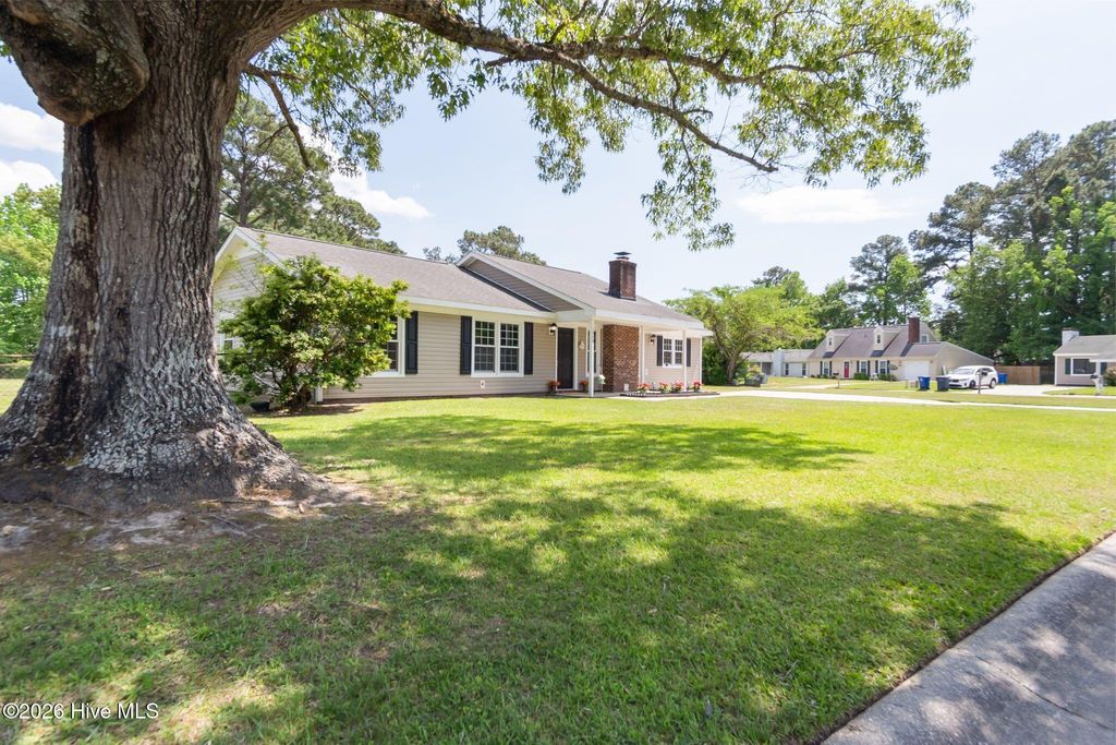 Photo of 1008 Brynn Marr Road, Jacksonville, NC 28546 (MLS # 100568369)