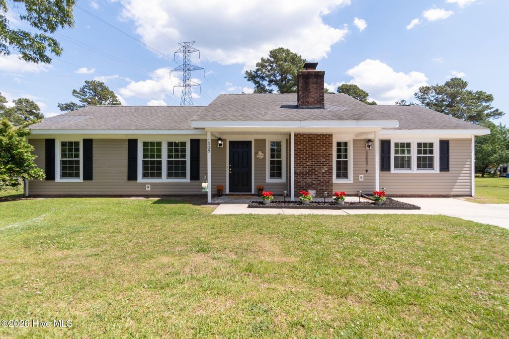 Photo of 1008 Brynn Marr Road, Jacksonville, NC 28546 (MLS # 100568369)
