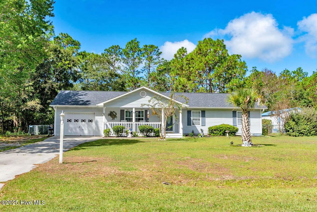 Photo of 243 Barrington Ridge, Bogue, NC 28570 (MLS # 100532225)