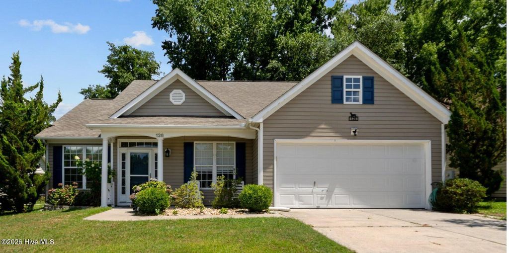 Photo of 126 Meadow View Drive, New Bern, NC 28562 (MLS # 100562318)