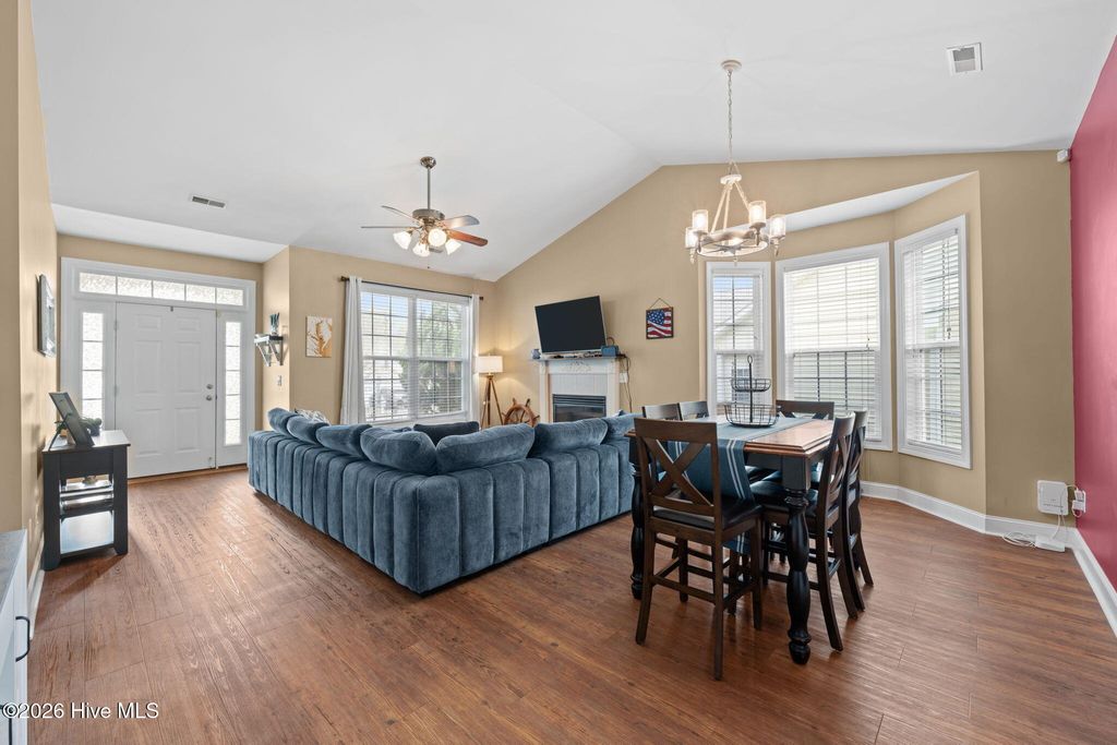 Photo of 126 Meadow View Drive, New Bern, NC 28562 (MLS # 100562318)