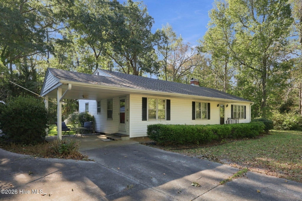 Photo of 184 Wildwood Road, Newport, NC 28570 (MLS # 100613252)