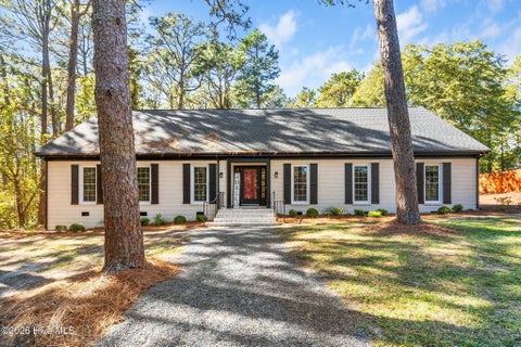 Photo of 130 Cliff Road, Southern Pines, NC 28387 (MLS # 100612906)