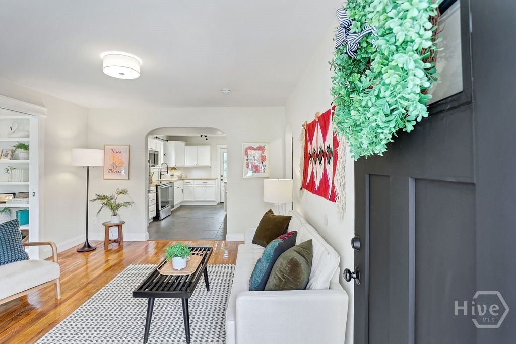 Photo of 2412 New York Avenue, Savannah, GA 31404 (MLS # SA351481)