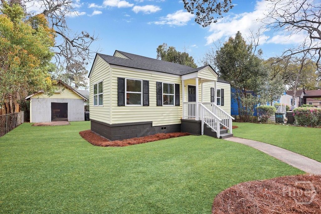 Photo of 2412 New York Avenue, Savannah, GA 31404 (MLS # SA351481)