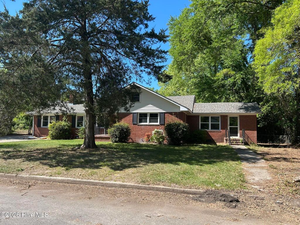 Photo of 304 Dupont Circle #304, Kinston, NC 28501 (MLS # 100566375)