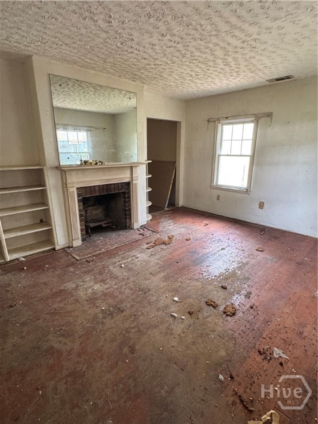Photo of 11 Oleander Avenue, Savannah, GA 31404 (MLS # SA354887)