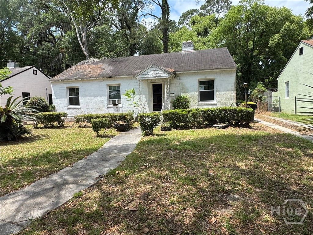 Photo of 11 Oleander Avenue, Savannah, GA 31404 (MLS # SA354887)