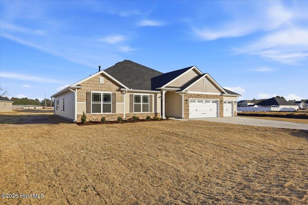 Photo of 104 Manchester Court, La Grange, NC 28551 (MLS # 100562354)