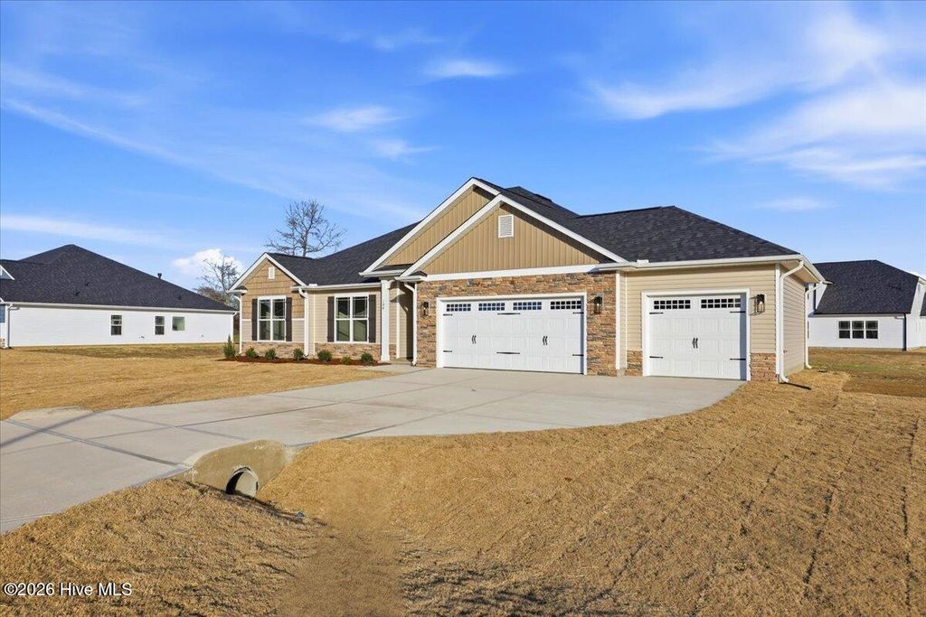 Photo of 104 Manchester Court, La Grange, NC 28551 (MLS # 100562354)