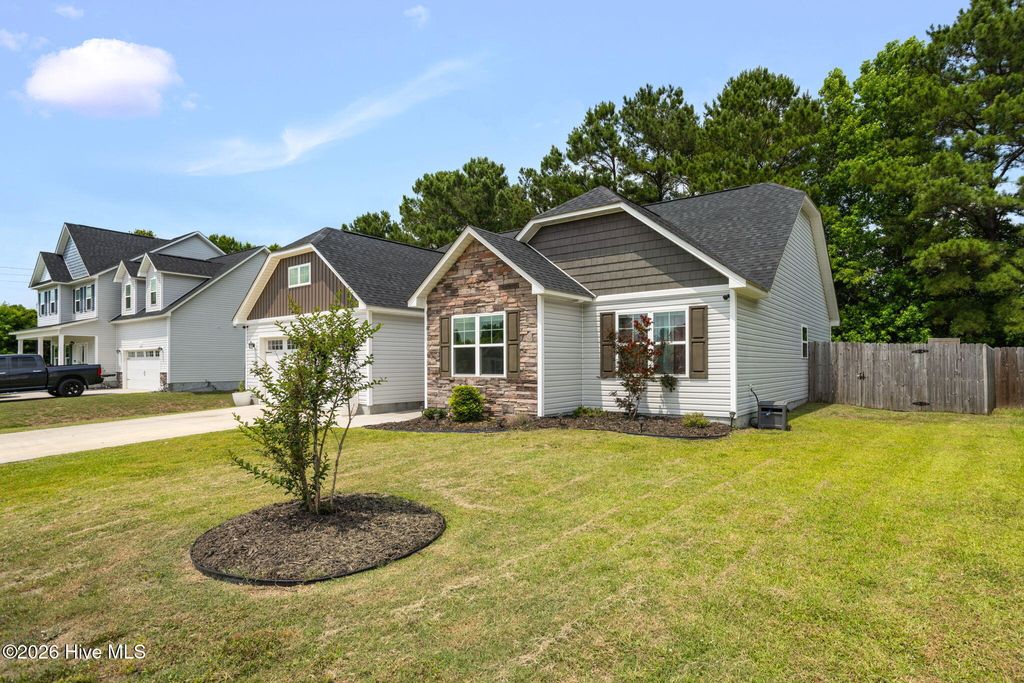 Photo of 1117 Springdale Drive, Jacksonville, NC 28540 (MLS # 100581276)