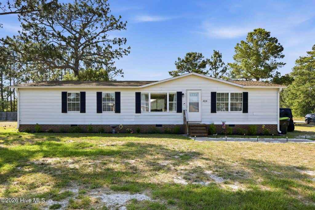 Photo of 404 Oregon Trail, Hubert, NC 28539 (MLS # 100582830)