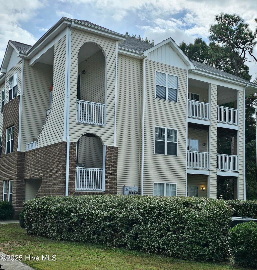Photo of 4525 Sagedale Drive #Unit 204, Wilmington, NC 28405 (MLS # 100536012)