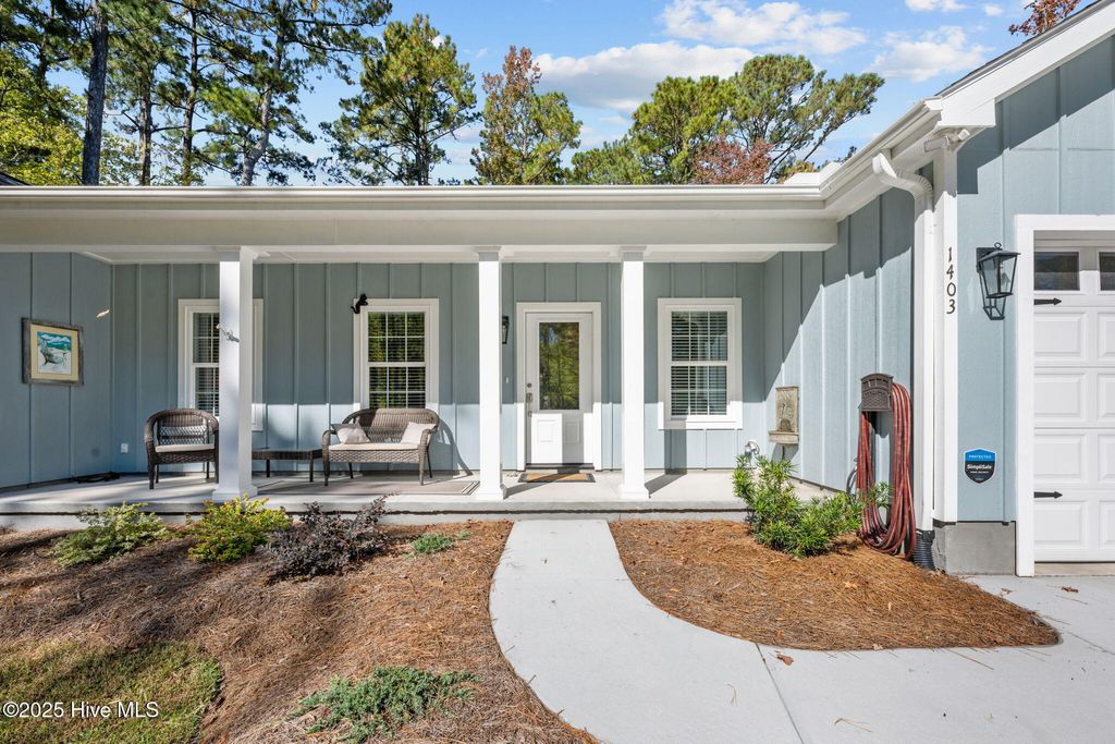 Photo of 1403 Seafarer Drive, Oriental, NC 28571 (MLS # 100540021)