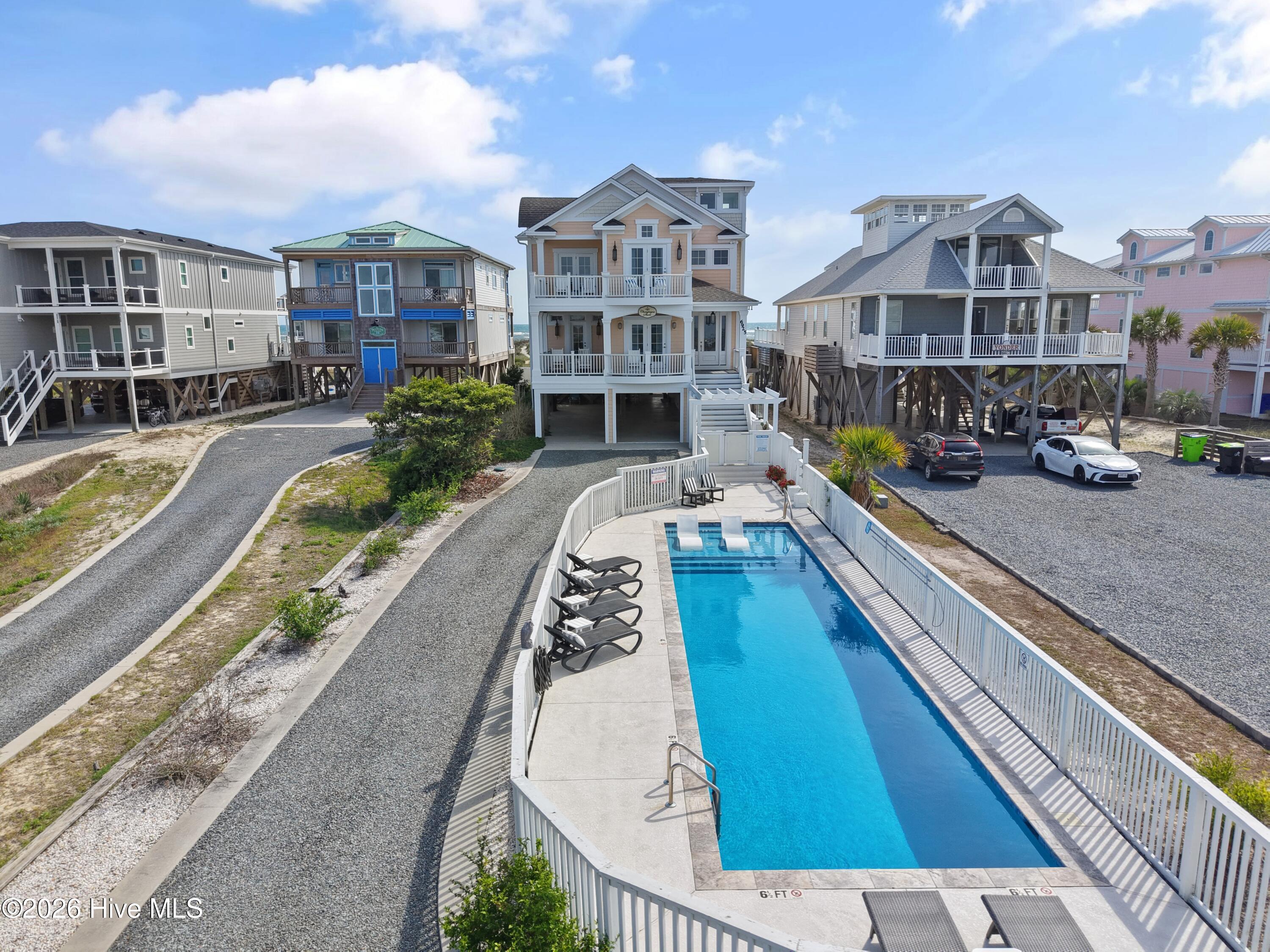 6925 Kings Lynn Drive