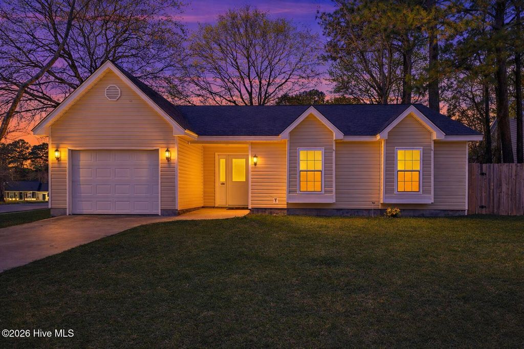 Photo of 101 Cottonwood Court, Jacksonville, NC 28546 (MLS # 100562899)