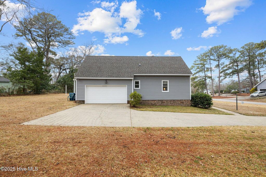 Photo of 5115 Webb Street, Morehead City, NC 28557 (MLS # 100549486)