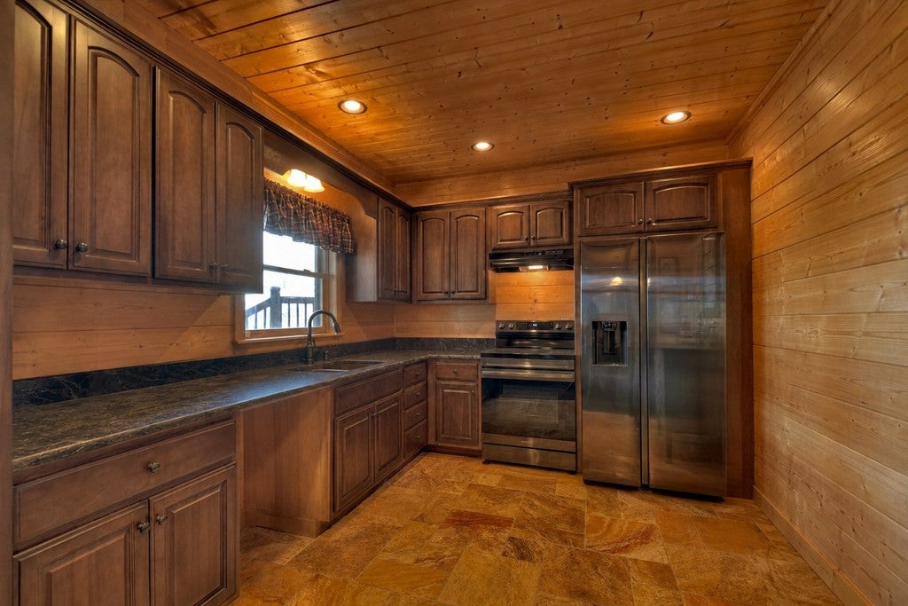 486 Henderson Ln, Mineral Bluff, GA, 30559, USA, 5 Bedrooms Bedrooms, ,4 BathroomsBathrooms,Residential,Active,486 Henderson Ln,98544672