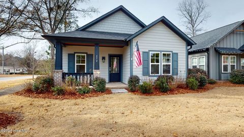 Photo of 272 Springwood Way, Southern Pines, NC 28387 (MLS # 100546068)