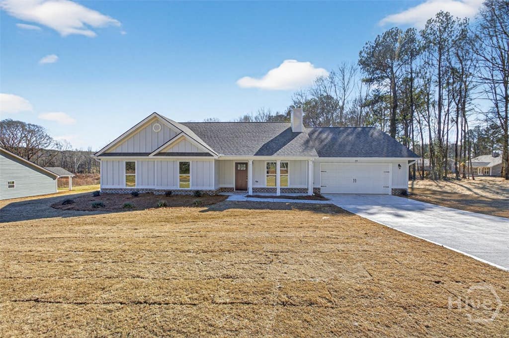 Photo of 158 Mockingbird Lane #32, Winder, GA 30680 (MLS # CL362324)