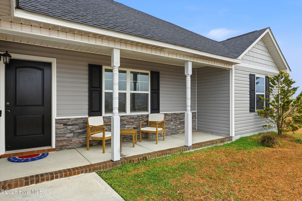Photo of 216 Trophy Ridge Drive, Richlands, NC 28574 (MLS # 100553375)