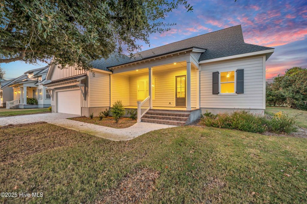 Photo of 5988 Gray Squirrel Path, Southport, NC 28461 (MLS # 100542889)