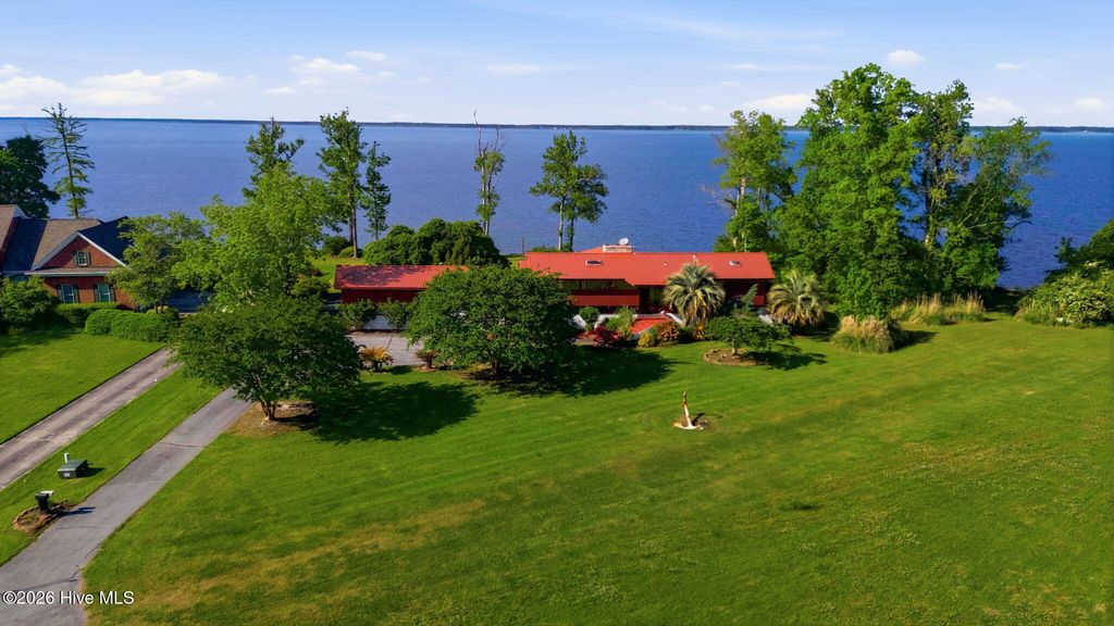 Photo of 1 Nicklaus Drive, New Bern, NC 28560 (MLS # 100571600)
