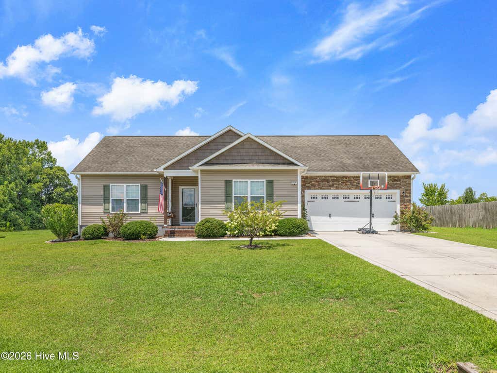 Photo of 210 Classy Court, Richlands, NC 28574 (MLS # 100594550)