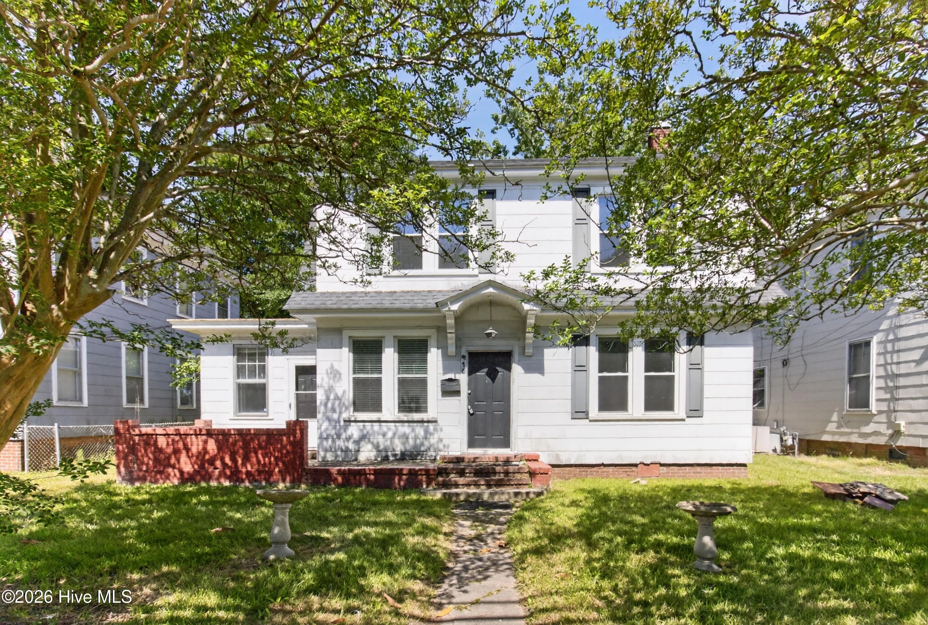 915 N Road Street