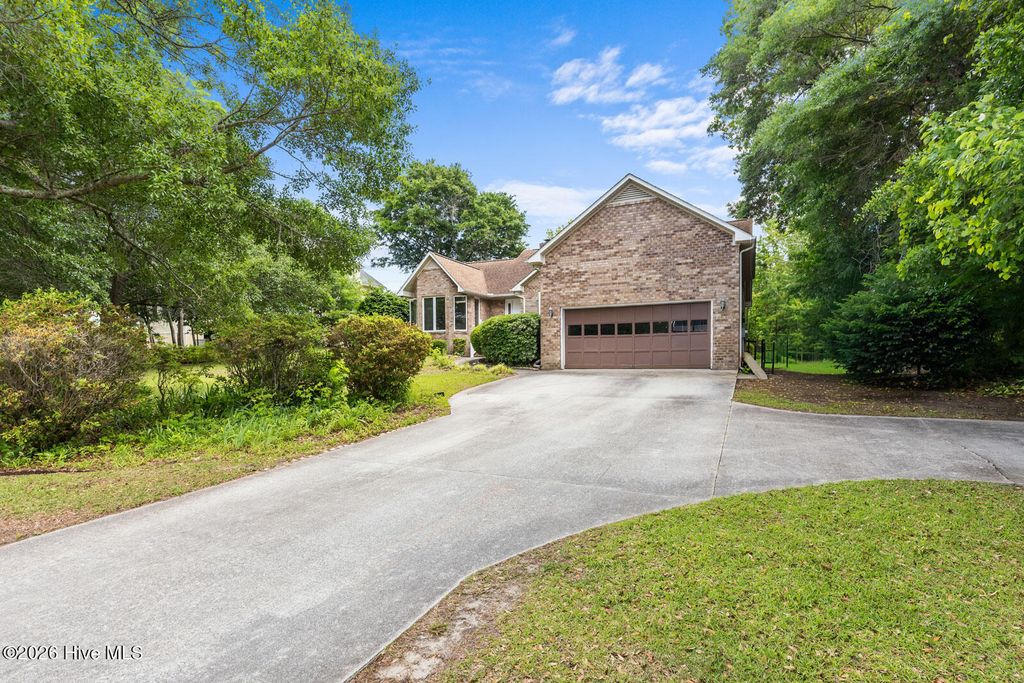 Photo of 518 Chadwick Shores Drive, Sneads Ferry, NC 28460 (MLS # 100572606)