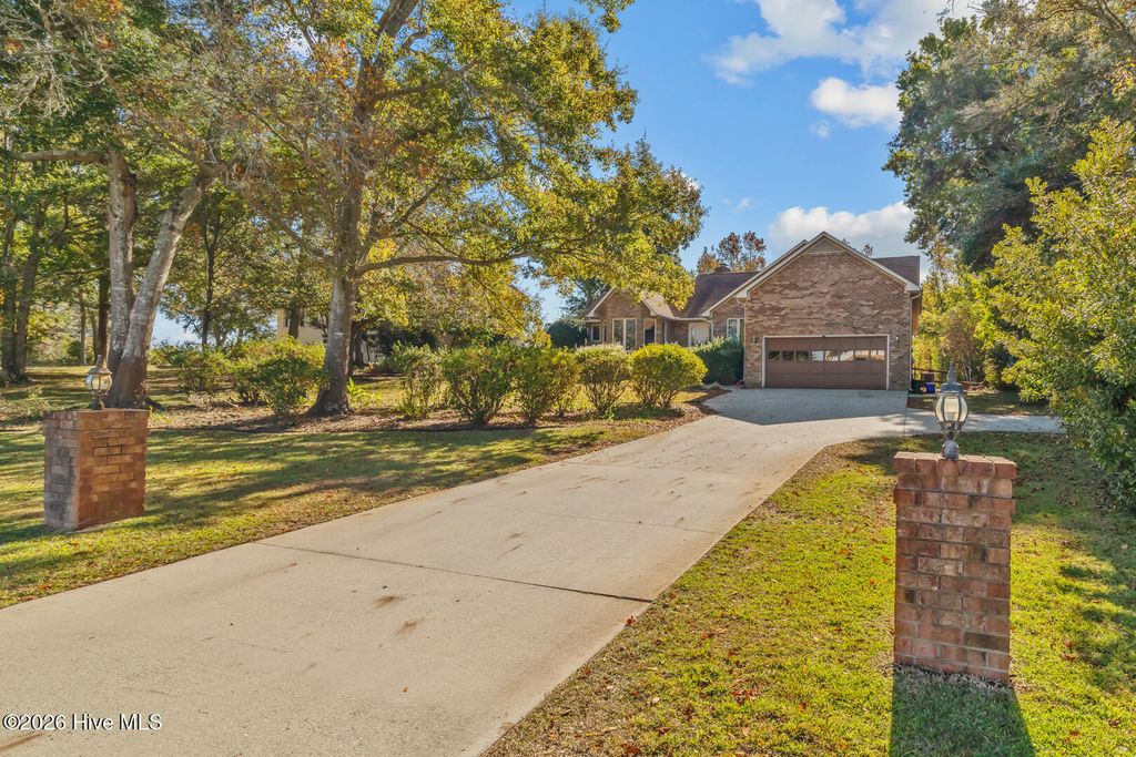 Photo of 518 Chadwick Shores Drive, Sneads Ferry, NC 28460 (MLS # 100572606)