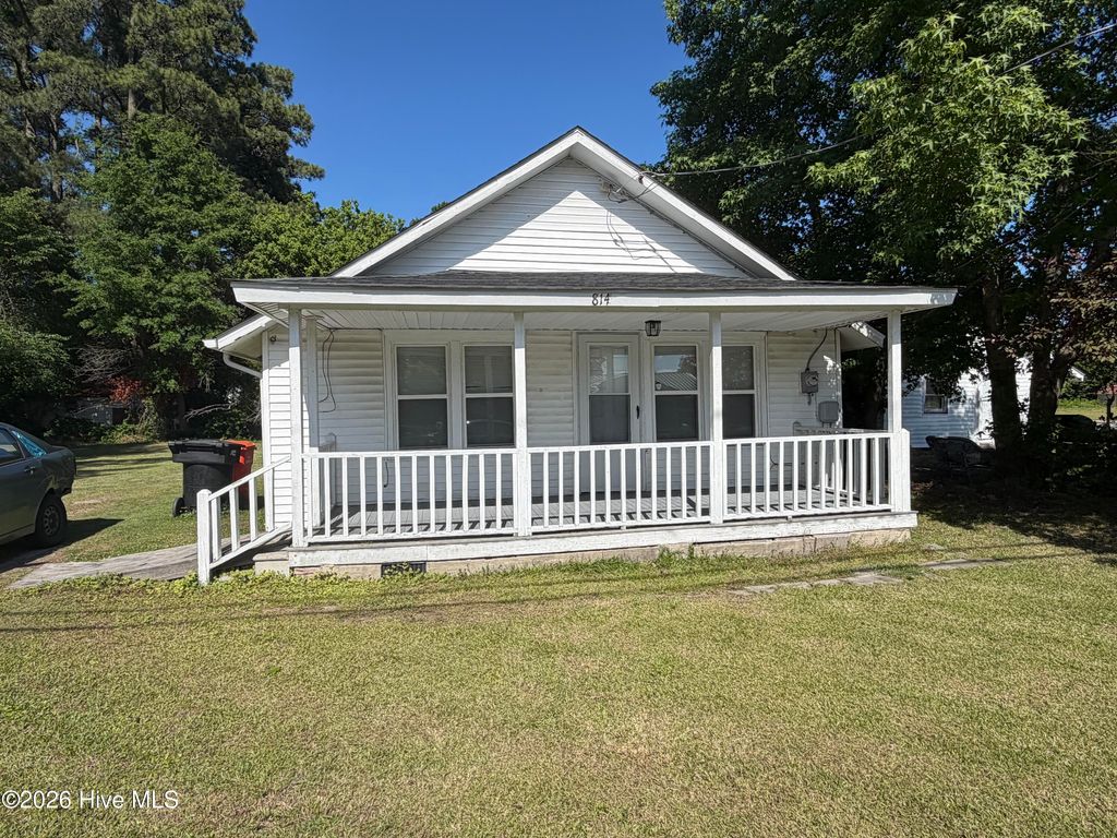 Photo of 814 Cardwell Street, Elizabeth City, NC 27909 (MLS # 100573829)