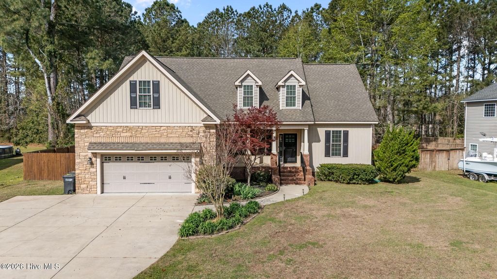 Photo of 208 Easterly Drive, New Bern, NC 28560 (MLS # 100562708)