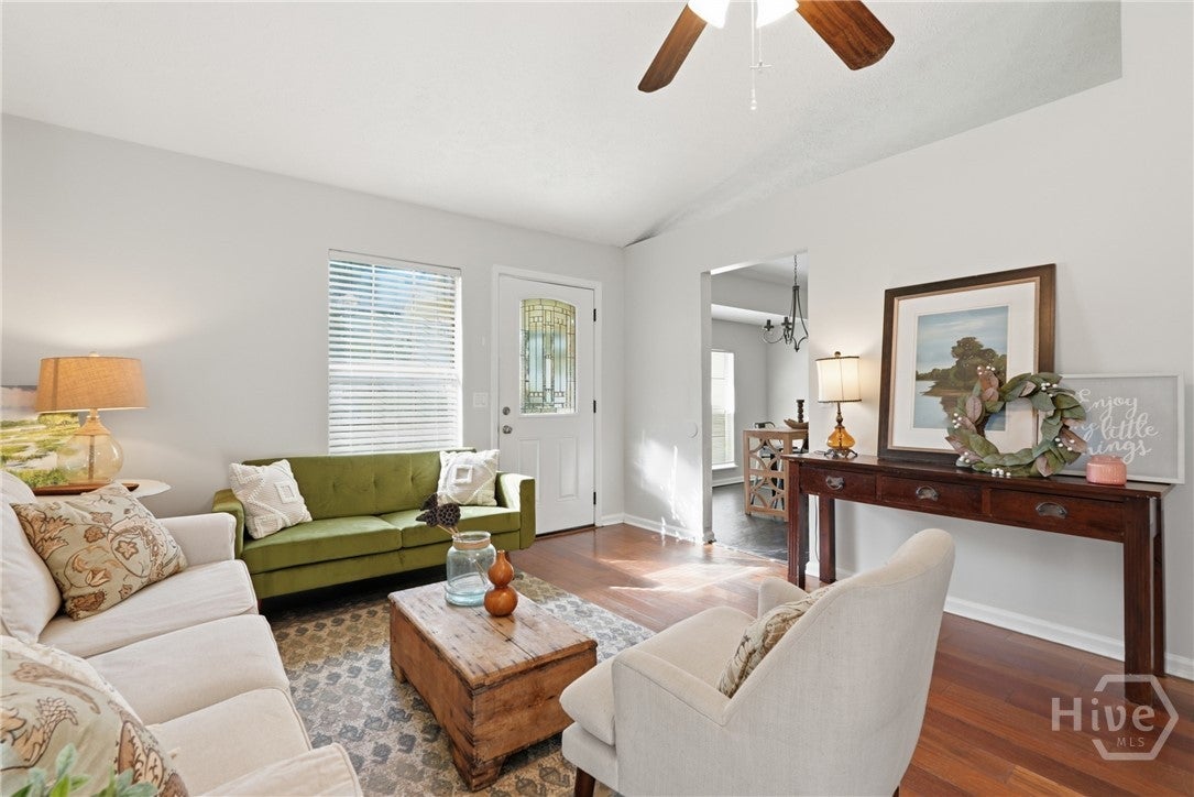 2 E White Hawthorne Drive