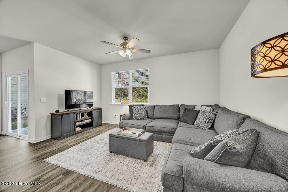 1229 Clendon Circle