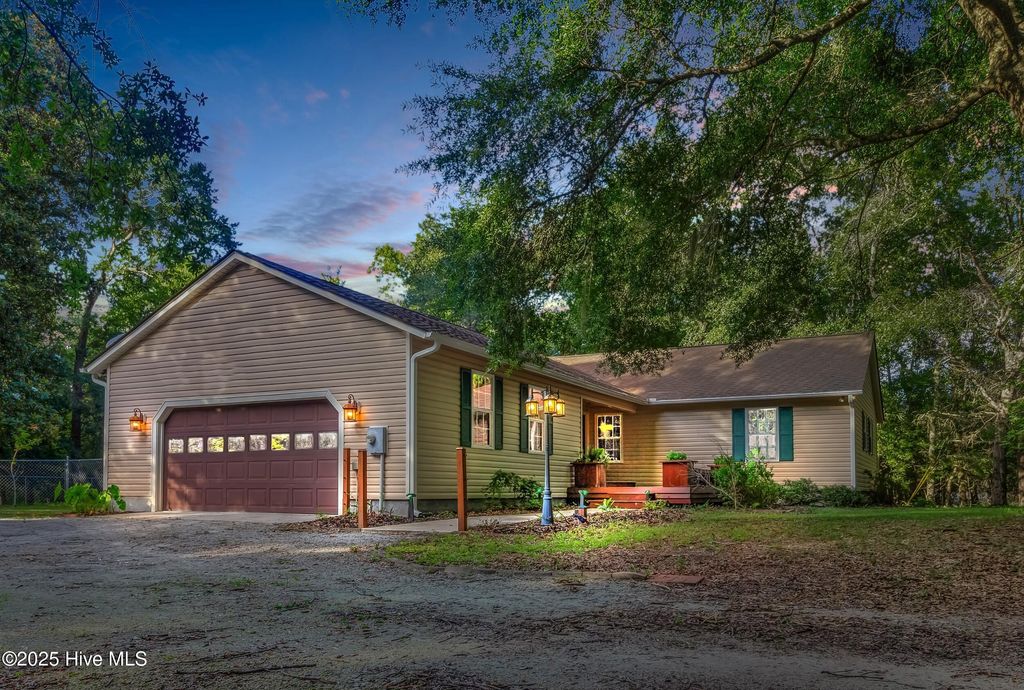 Photo of 1913 Jimmys Road, New Bern, NC 28560 (MLS # 100505073)
