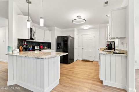 Tiny photo for 902 Meadowbrook S #Unit 902, Swansboro, NC 28584 (MLS # 100590882)