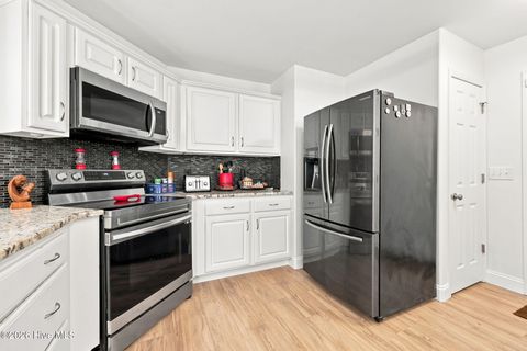 Tiny photo for 902 Meadowbrook S #Unit 902, Swansboro, NC 28584 (MLS # 100590882)