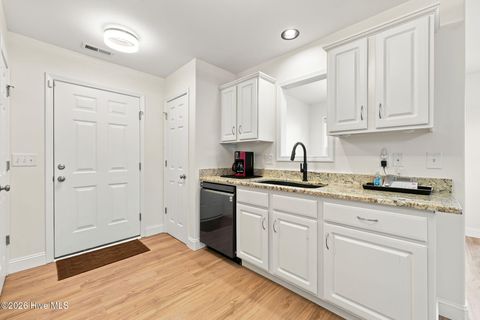 Tiny photo for 902 Meadowbrook S #Unit 902, Swansboro, NC 28584 (MLS # 100590882)