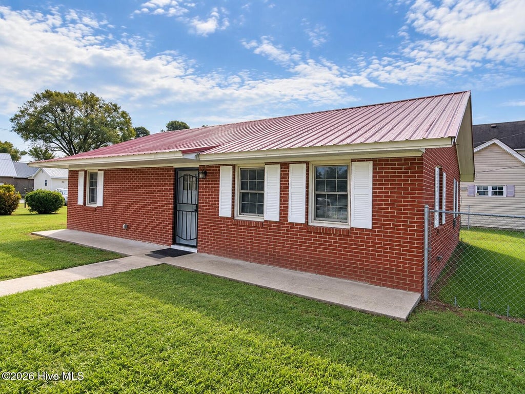 Photo of 601 Howard Street, Columbia, NC 27925 (MLS # 100604806)