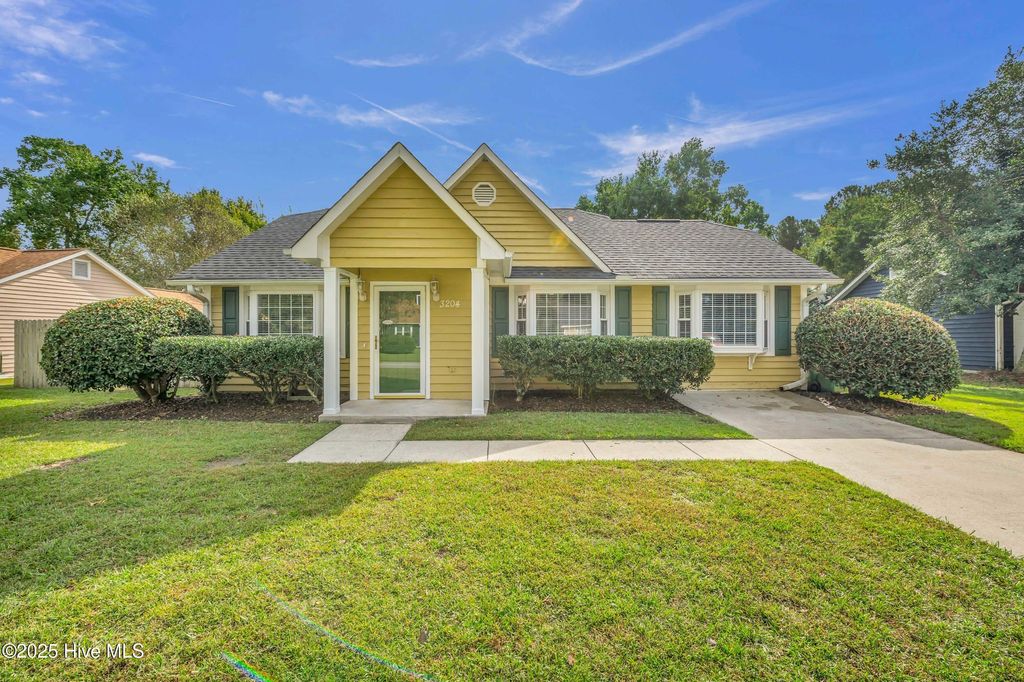 Photo of 3204 Galway Road, Castle Hayne, NC 28429 (MLS # 100535250)