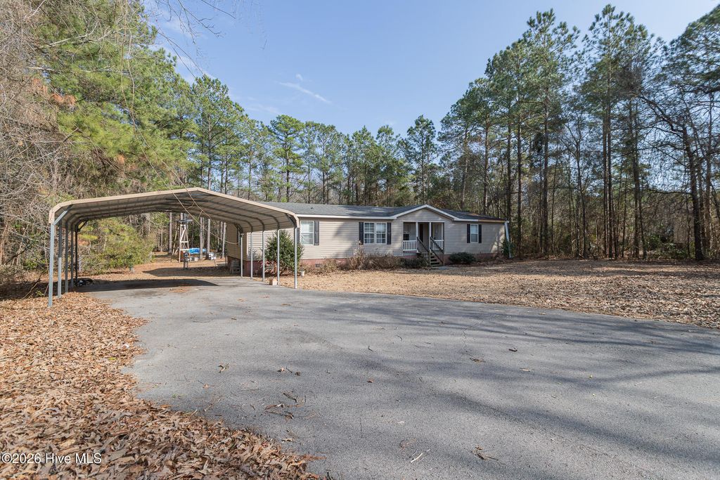Photo of 210 Creek Bank Drive, New Bern, NC 28560 (MLS # 100557360)