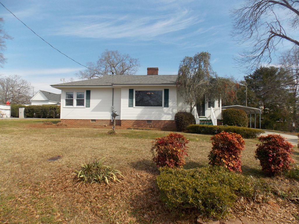 Photo of 306 S Maple Street, McCormick, SC 29835 (MLS # 551979)