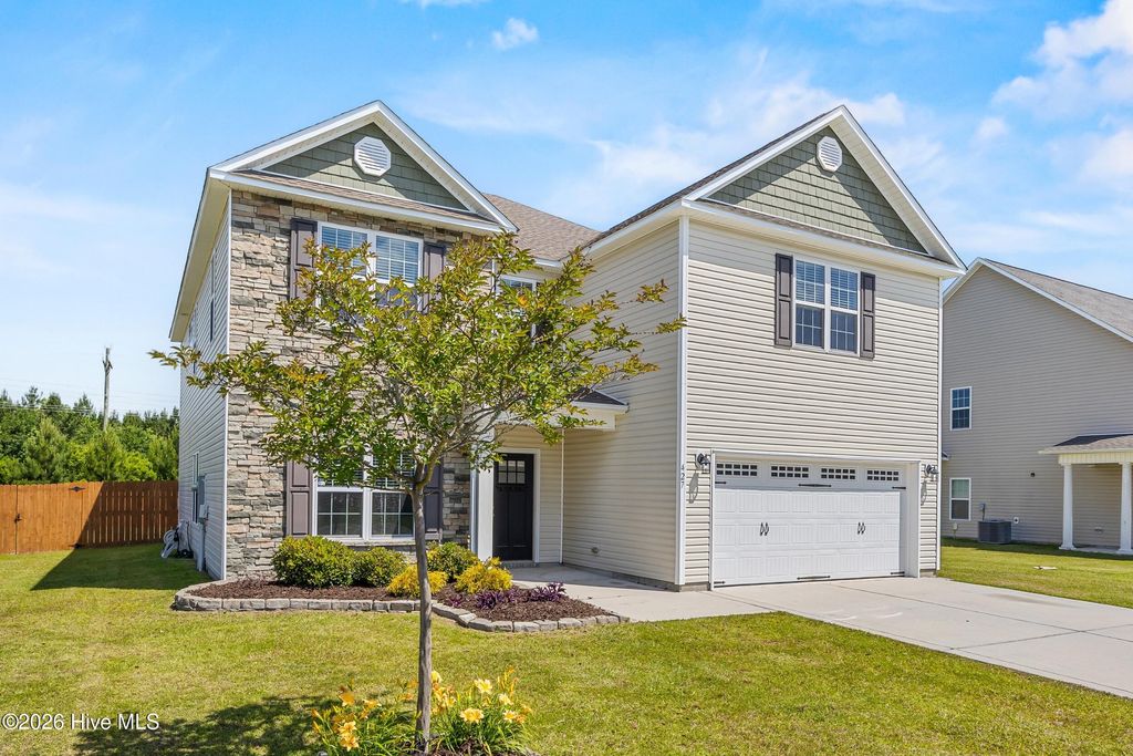 Photo of 427 Worsley Way, Jacksonville, NC 28546 (MLS # 100575613)