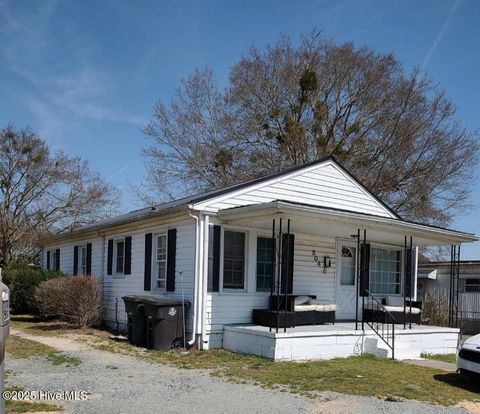 Homes For Sale - 504 W Queen Street<br/> La Grange, NC 28551