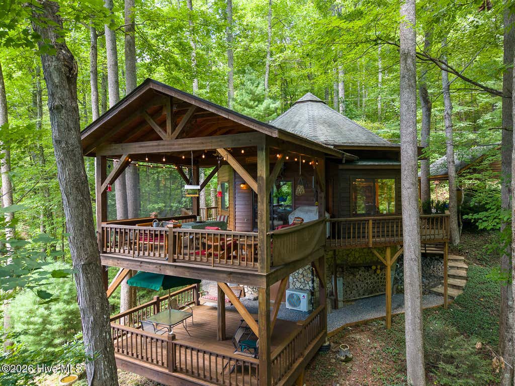 Photo of 240 Mountain Laurel Drive, Bryson City, NC 28713 (MLS # 100599163)