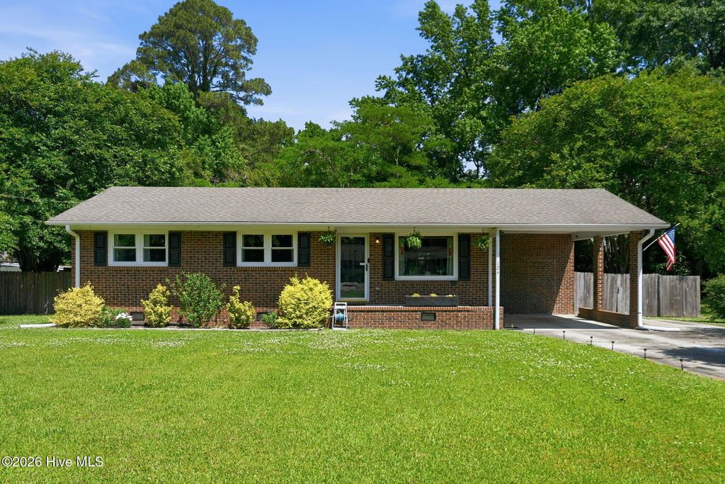 Photo of 124 Humphrey Boulevard, Richlands, NC (MLS # 100572763)