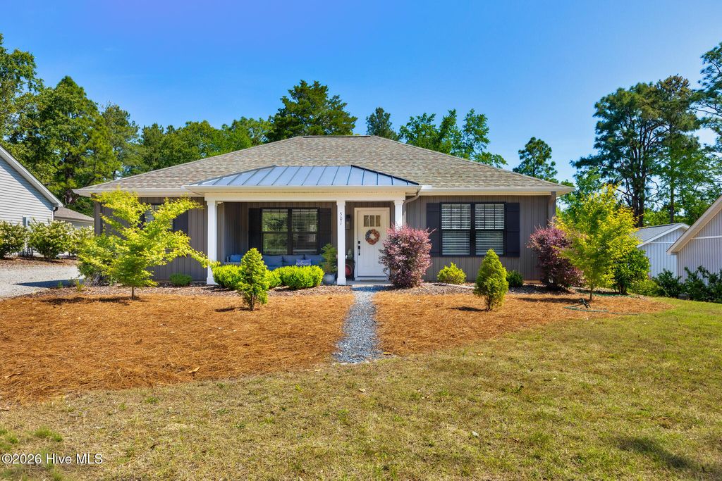 Photo of 501 Mcneill Road, Southern Pines, NC 28387 (MLS # 100572077)