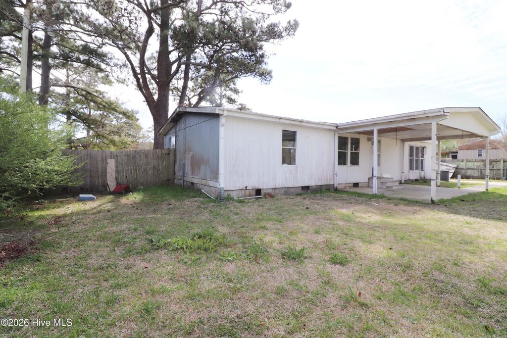 Photo of 137 Crissy Wright Drive, Newport, NC 28570 (MLS # 100564740)