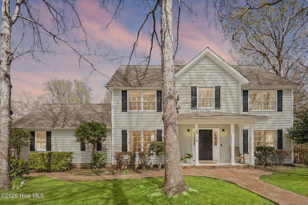 Photo of 1316 Fairbanks Court, Jacksonville, NC 28546 (MLS # 100561787)